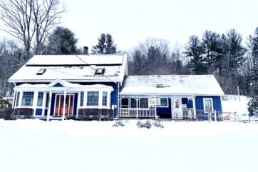 Snowy Hawk Mountain Lodge